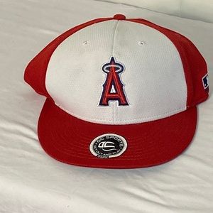 New with tags Angels snapback OC sports red and white